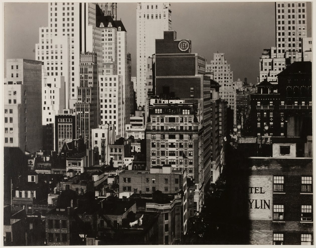 Från mitt fönster på An American Place, North, 193031. av Alfred Stieglitz