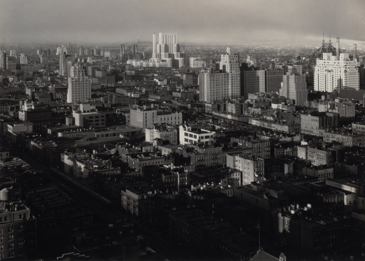 Från mitt fönster på Shelton, nordost av Alfred Stieglitz