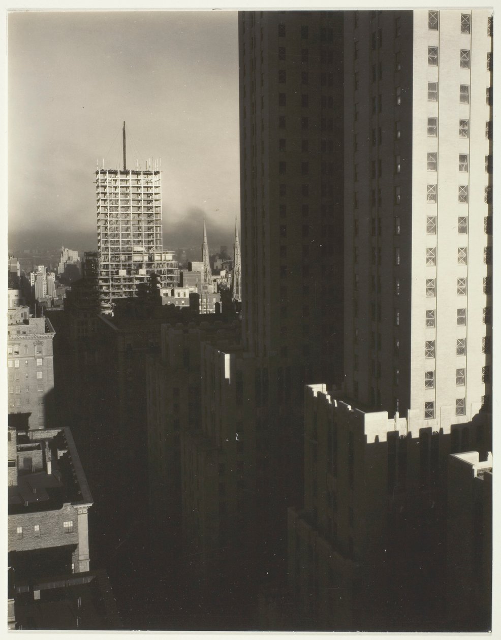 Från mitt fönster på Shelton, West av Alfred Stieglitz