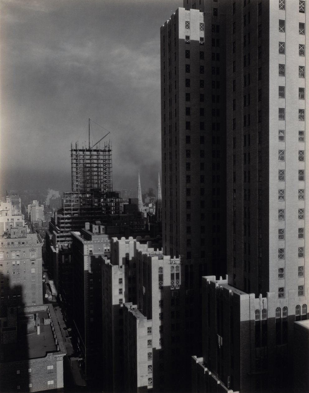Från mitt fönster på Shelton, västerut av Alfred Stieglitz
