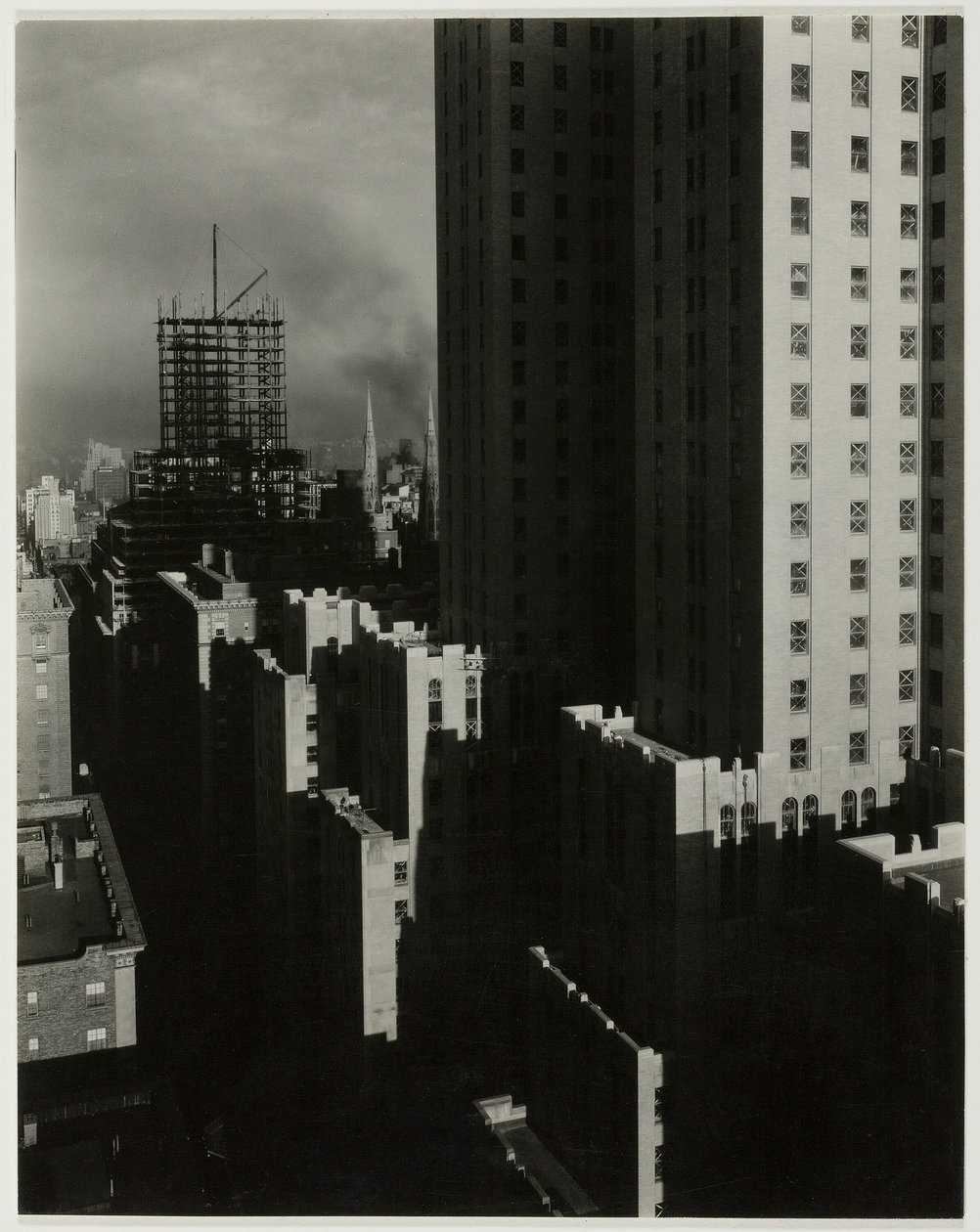 Från My Window at the Shelton, West, 1931. av Alfred Stieglitz