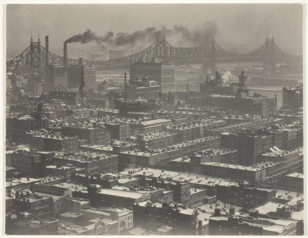 Från rum 3003 - The Shelton, New York, Looking Northeast, 1927. av Alfred Stieglitz