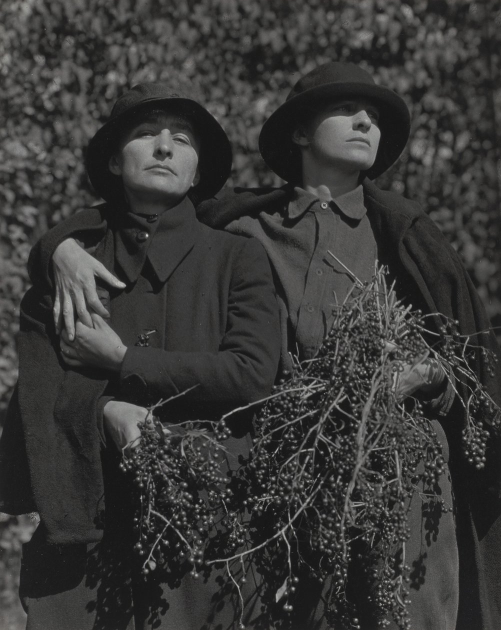 Georgia O’Keeffe och Rebecca Strand av Alfred Stieglitz