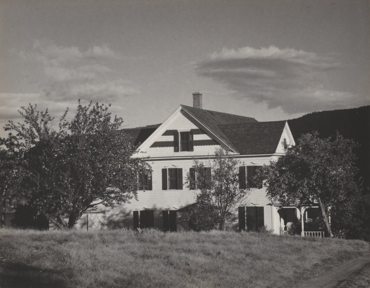 Hus och träd, Lake George av Alfred Stieglitz