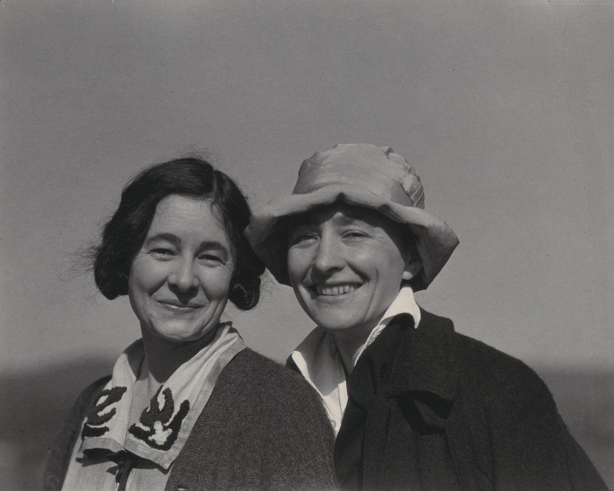 Ida och Georgia O’Keeffe [framsidan] av Alfred Stieglitz