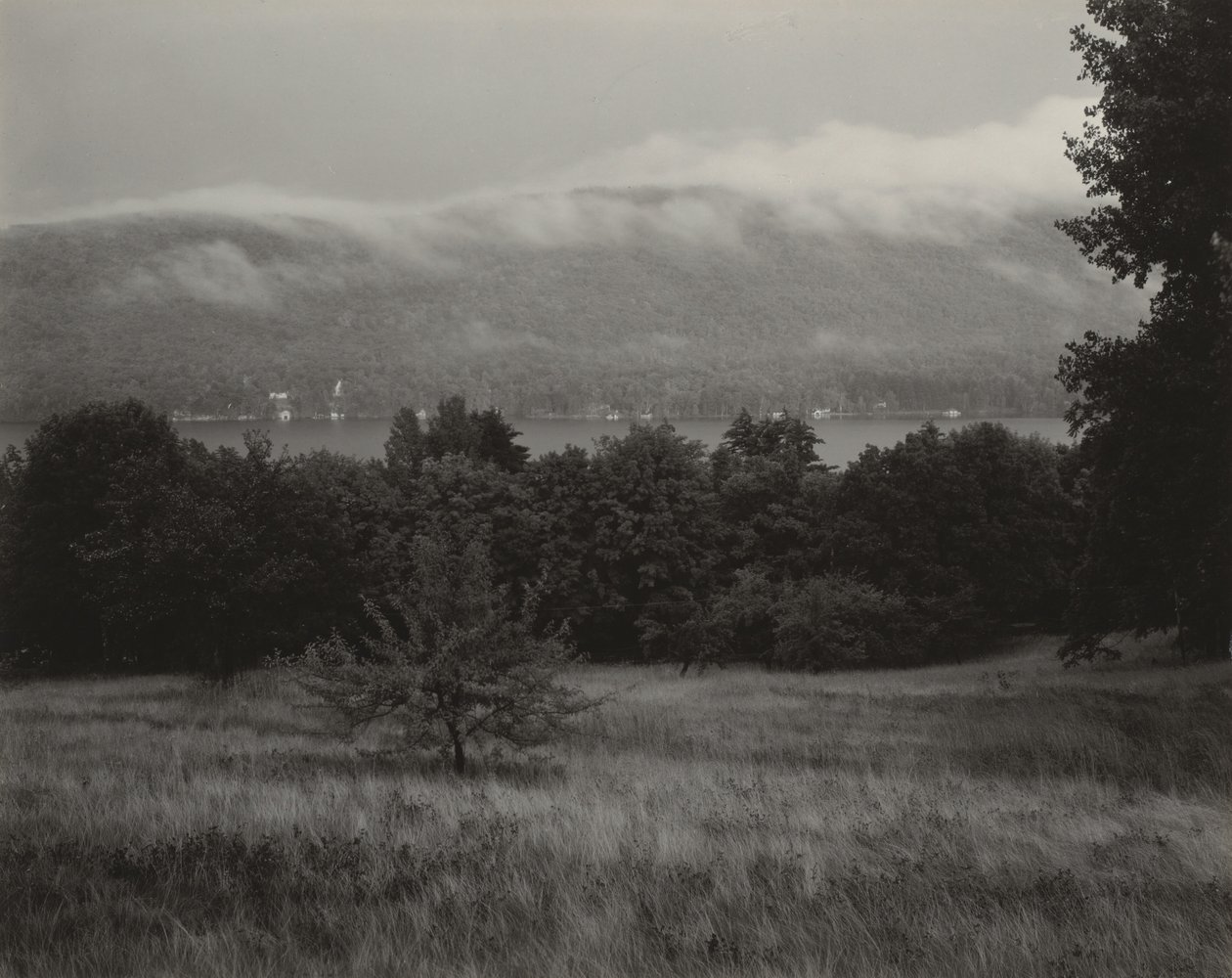 Lake George sett från kullen av Alfred Stieglitz