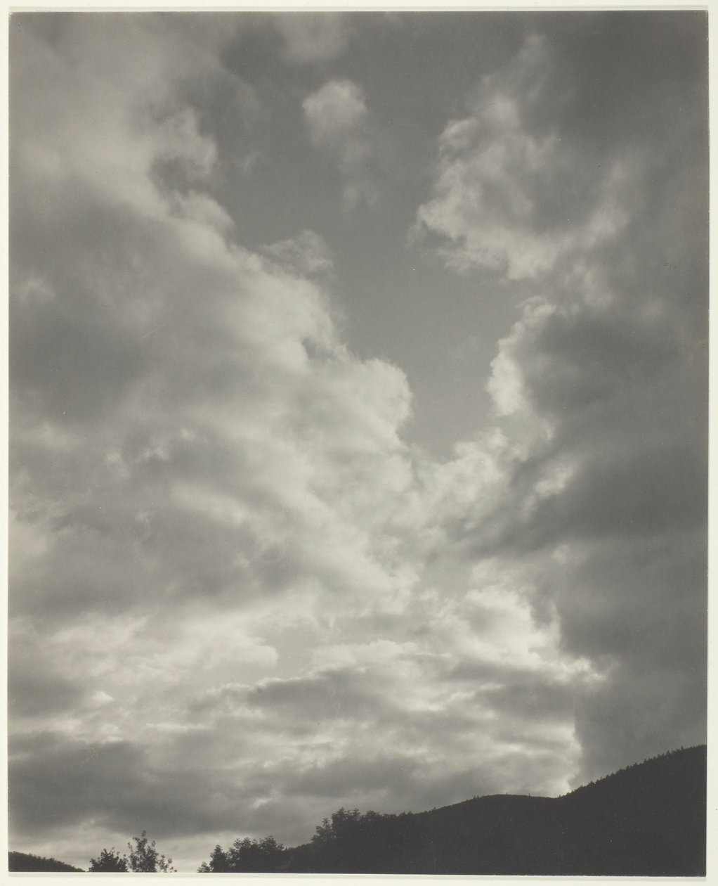 Musik - En sekvens av tio molnfotografier, nr II av Alfred Stieglitz