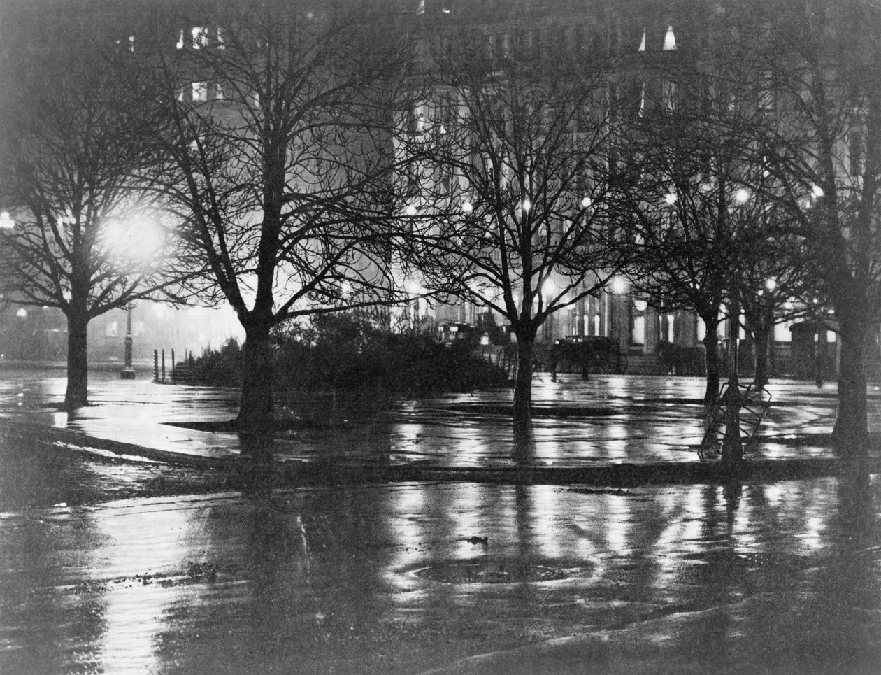 Reflektioner, natt, New York, ca 1898 (fotogravyr) av Alfred Stieglitz