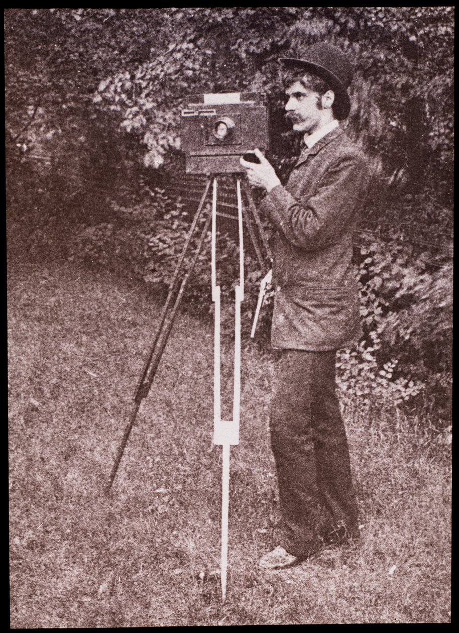 Självporträtt med kamera, stativ och pistol av Alfred Stieglitz