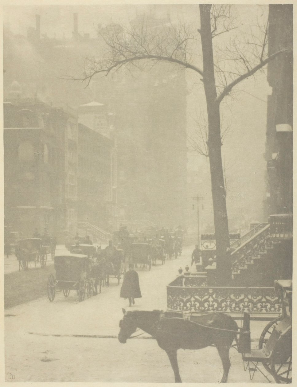 The Street, Fifth Avenue, 190001, tryckt 190304. av Alfred Stieglitz