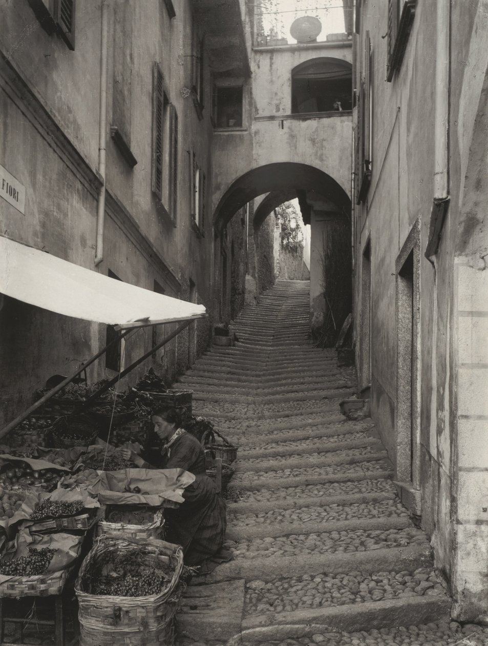 Via Fiori, Bellagio av Alfred Stieglitz