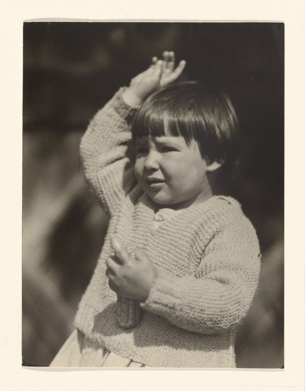 [Yvonne Boursault, Lake George] av Alfred Stieglitz