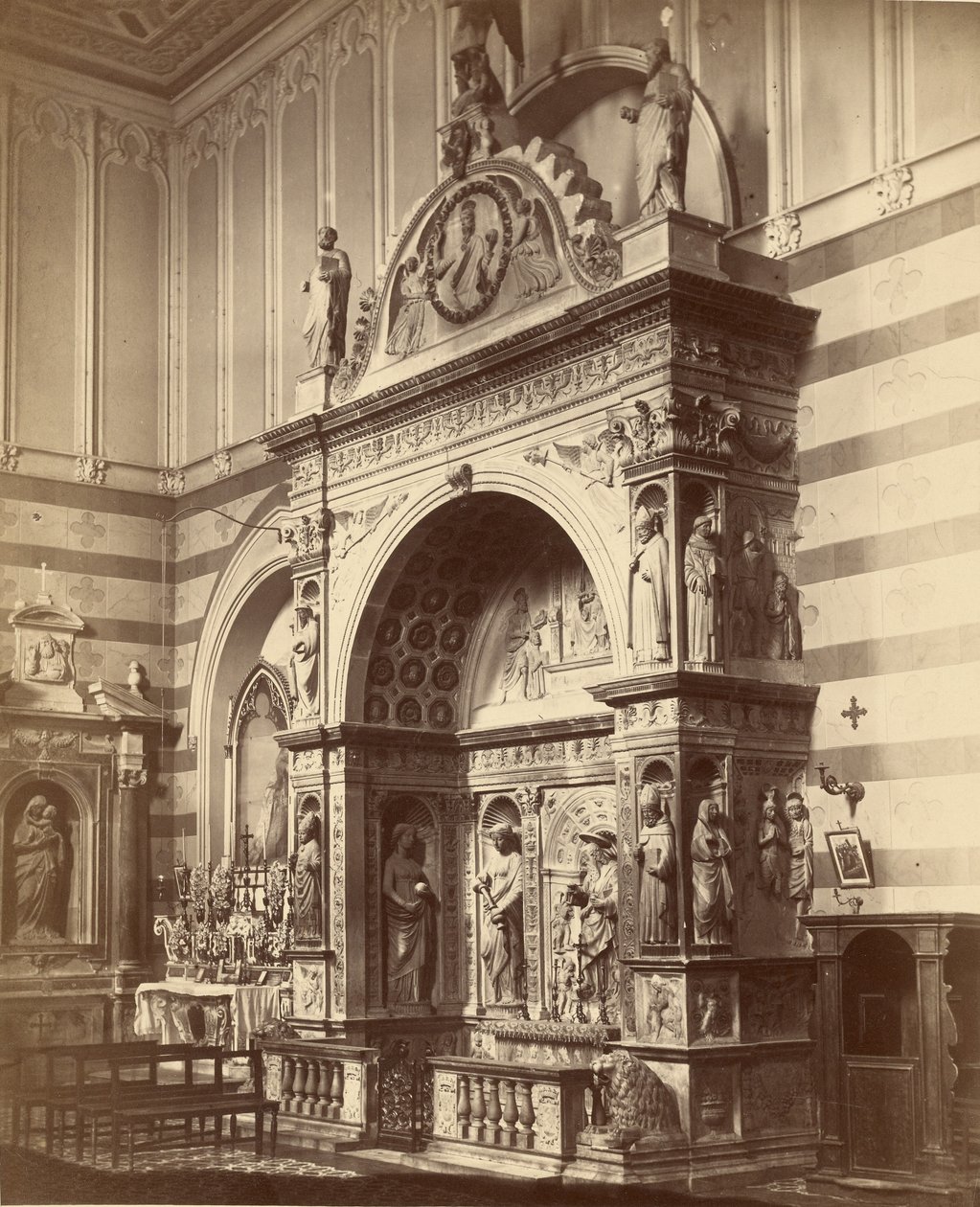 Neapel, Miroballo-monumentet, San Giovanni a Carbonara av Alfredo Noack