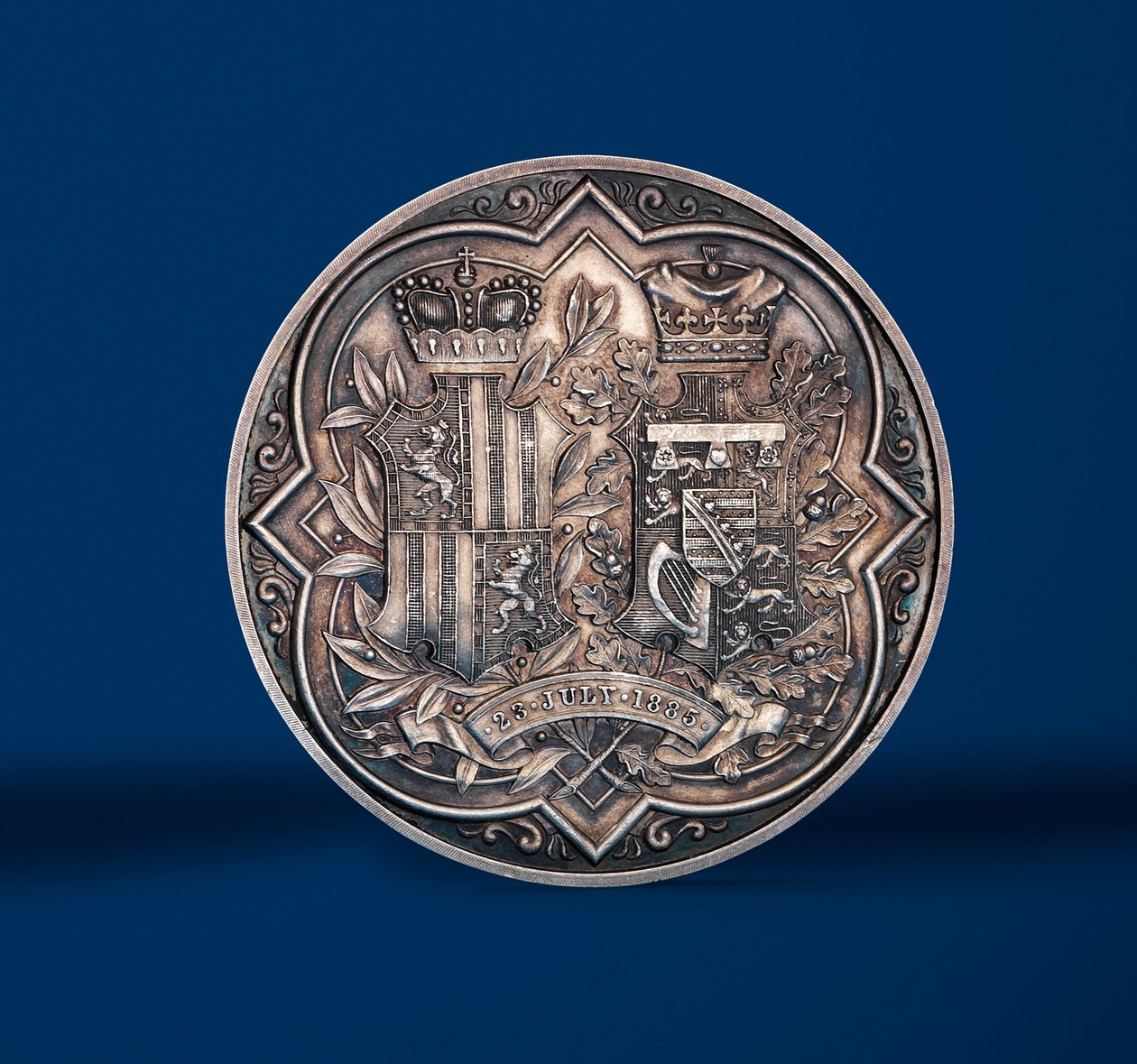 Medalj till minne av prinsessan Beatrices och prins Henrik av Battenbergs äktenskap, 1885 (silver) (baksidan av 419673) av Allan Wyon