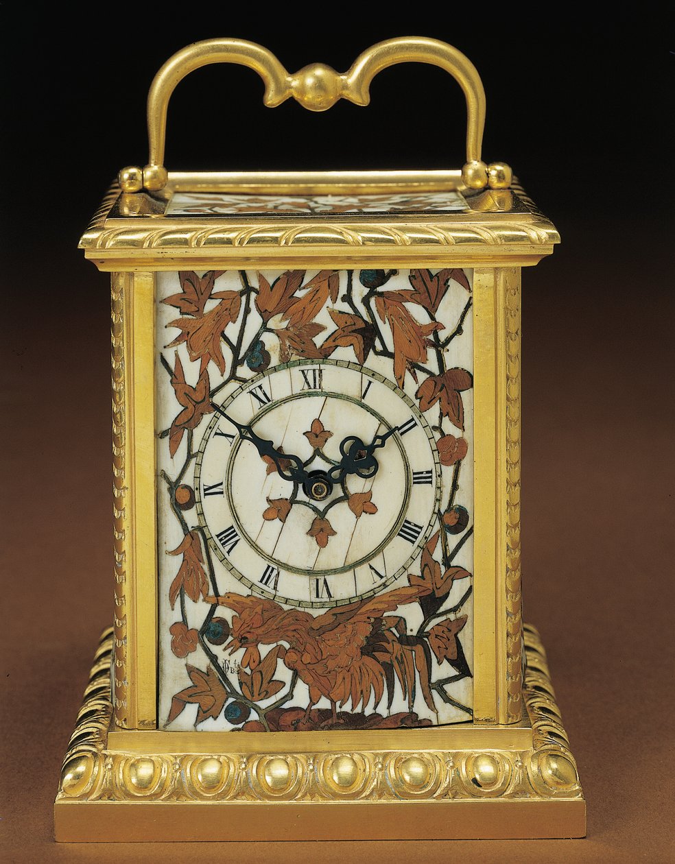 Vagnsklocka, från ett Napoleon III-bordsset i fyra delar, intarsia av Duvinage och Harinckouk, ca 1877 (ormolu-monterad elfenben och fruktträ) (476432 och 476441) av Alphonse Gustave Giroux