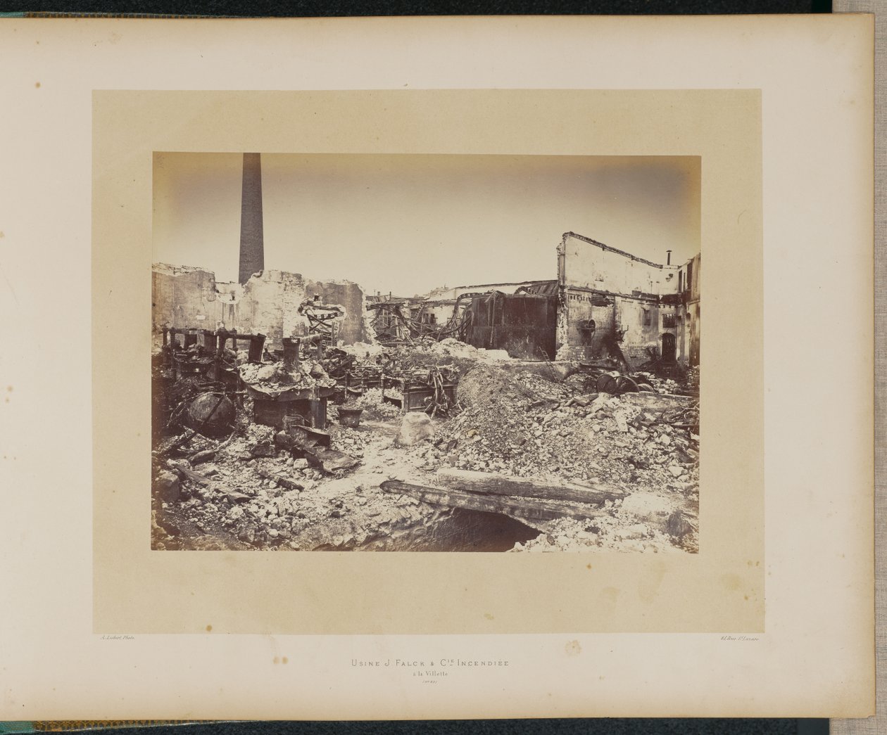 J. Falck et Cie:s fabrik brändes ned i La Villette. av Alphonse J. Liébert