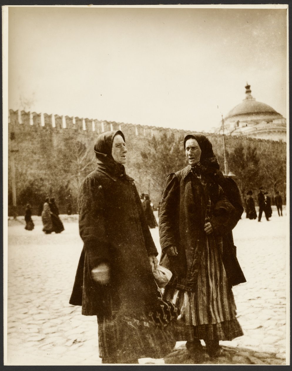 [Fotografier från studieresan till Ryssland som användes för målningen "The Abolition of Serfdom in Russia" (1914), från "Epic of the Slavs Cycle, Moscow"] av Alphonse Maria Mucha