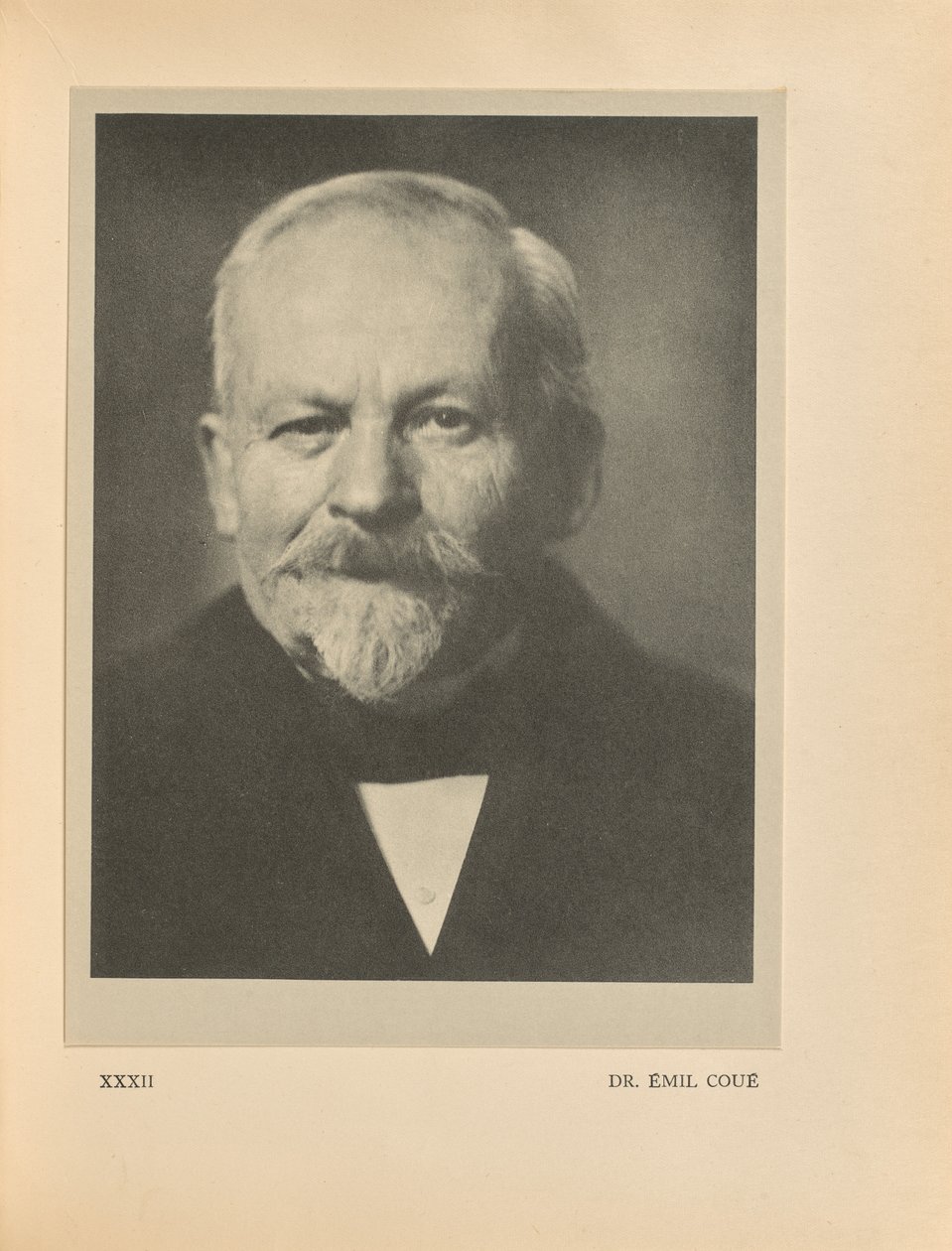 Dr Émil Coué av Alvin Langdon Coburn