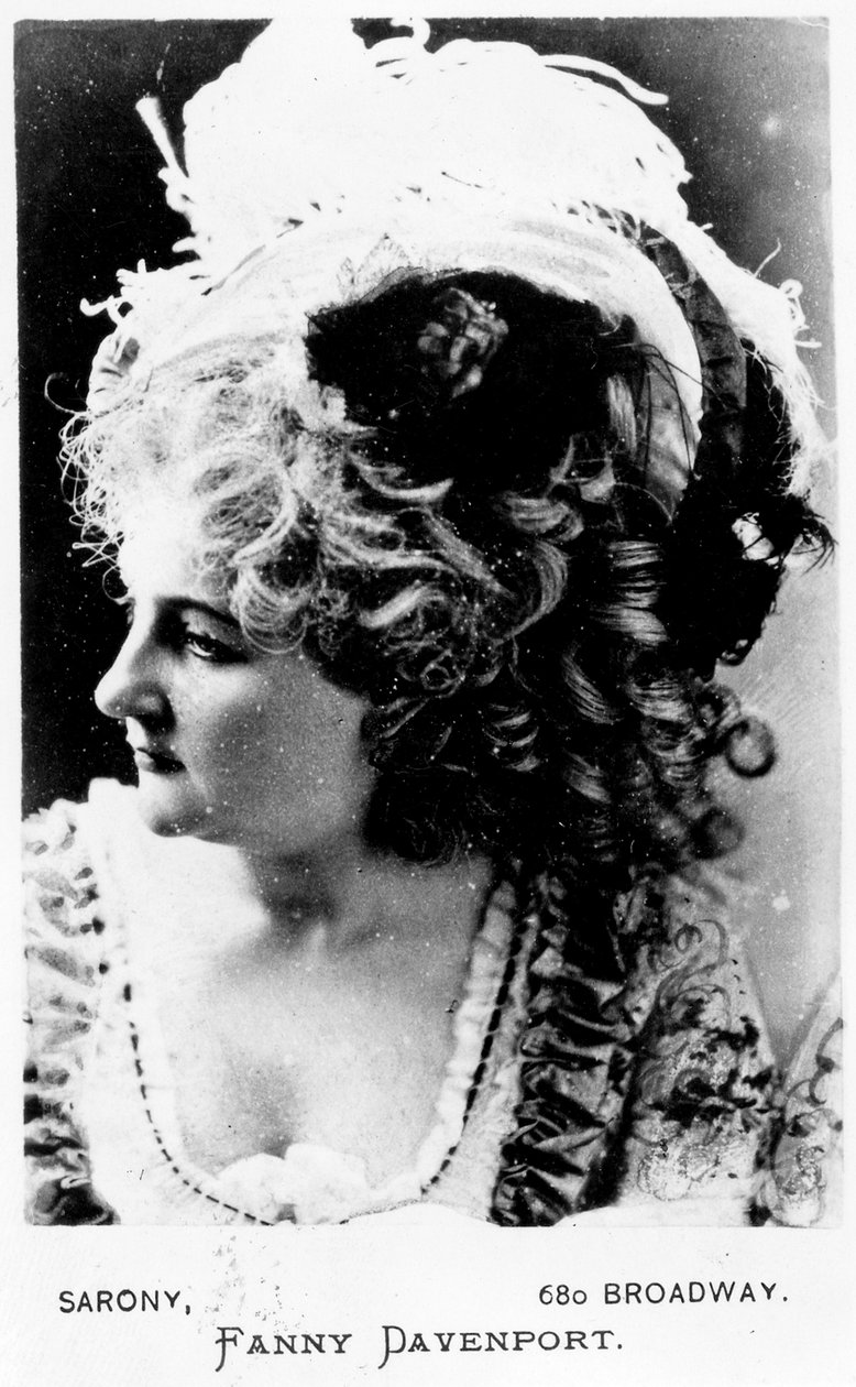 Visitkort av Fanny Davenport, ca 1880-98 (albumintryck) av American Photographer