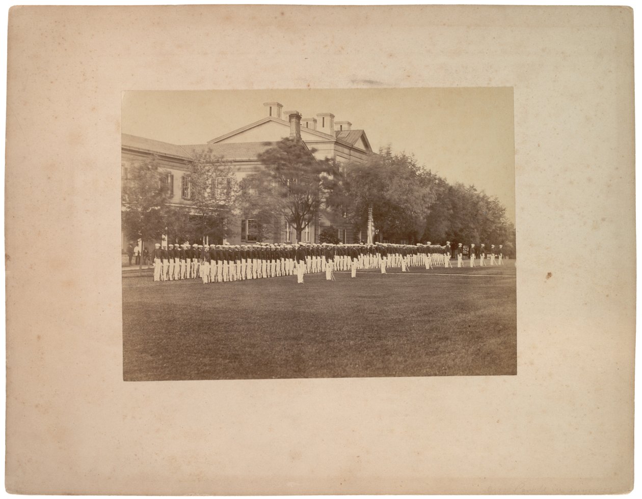 Dress Parade in Summer, ca 1870 (sepiafoto) av American Photographer
