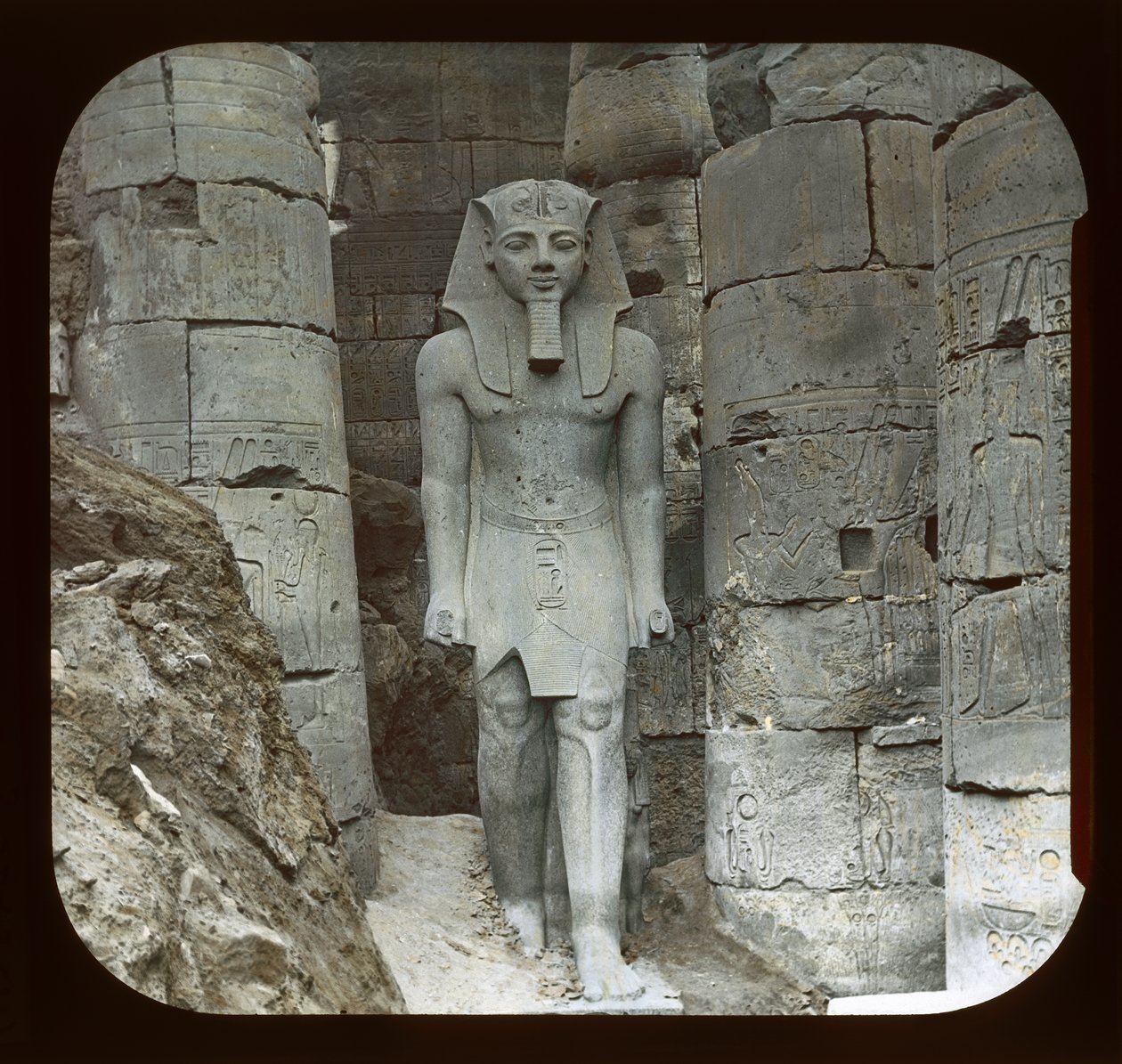 Egypten, staty av Ramses II, Luxor (lanternrutschbana) av American Photographer