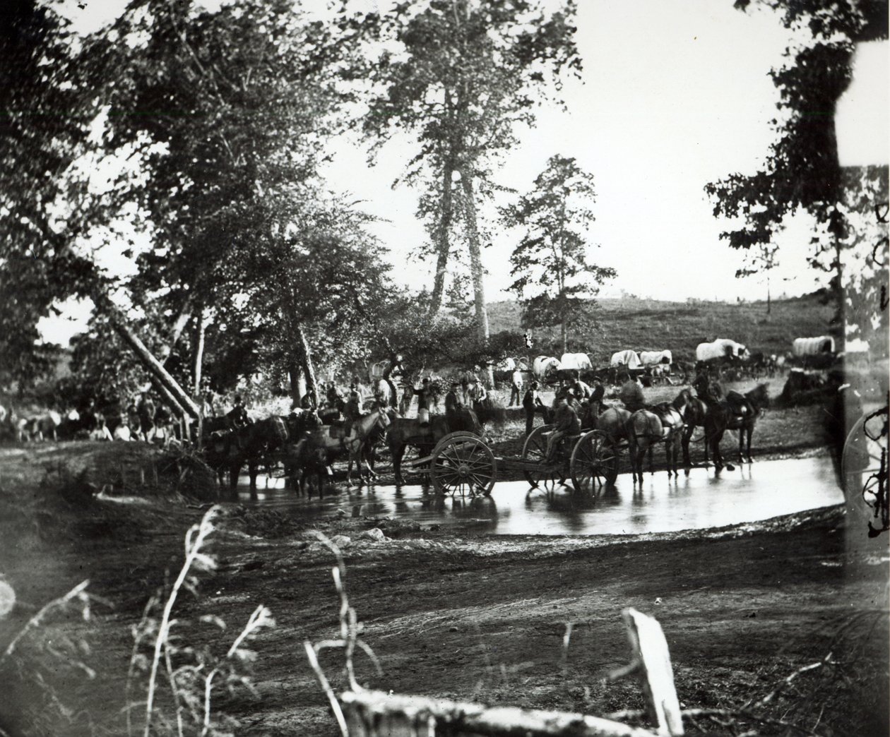 Federalt batteri som formar en biflod till floden Rappahannock på stridsdagen, Cedar Mountain, Virginia, 9 augusti 1862 av American Photographer