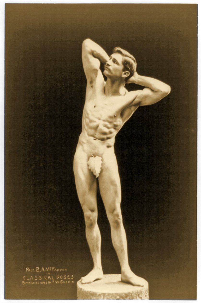 Hellängds nakenporträtt av Bernarr Macfadden, ca 1893 av American Photographer