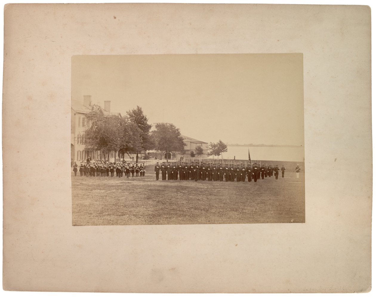 Infantry Drill, ca 1870 (sepiafoto) av American Photographer