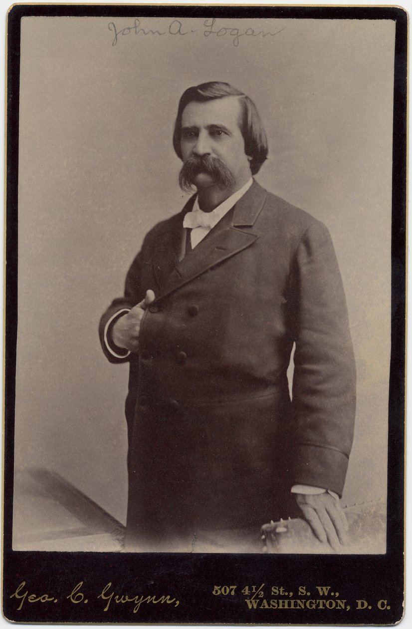 John Alexander Logan (1826-86), amerikansk senator och unionsarmégeneral; foto av George C Gwynn, Washington DC (albumfoto) av American Photographer