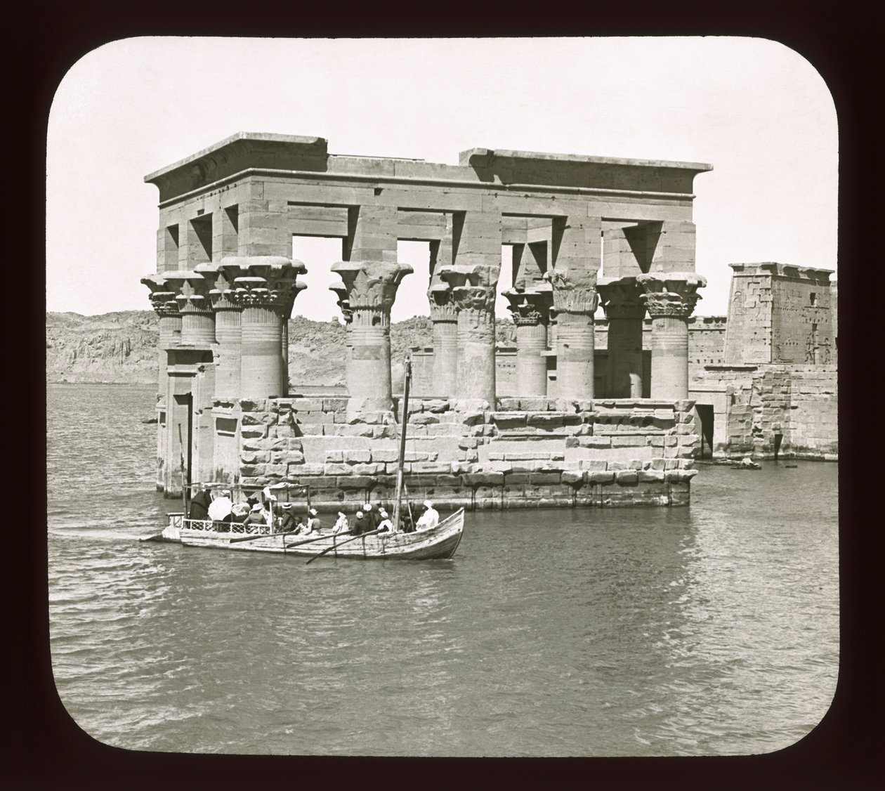 Kiosk, Temple of Philae, 1908 (lanternbild) av American Photographer