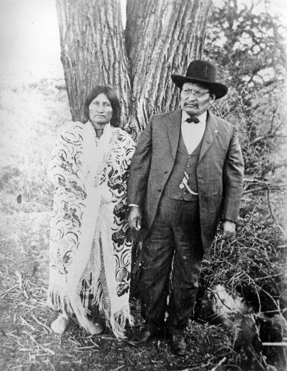 Ensamvarg och hustru, ca 1890-1910 av American Photographer