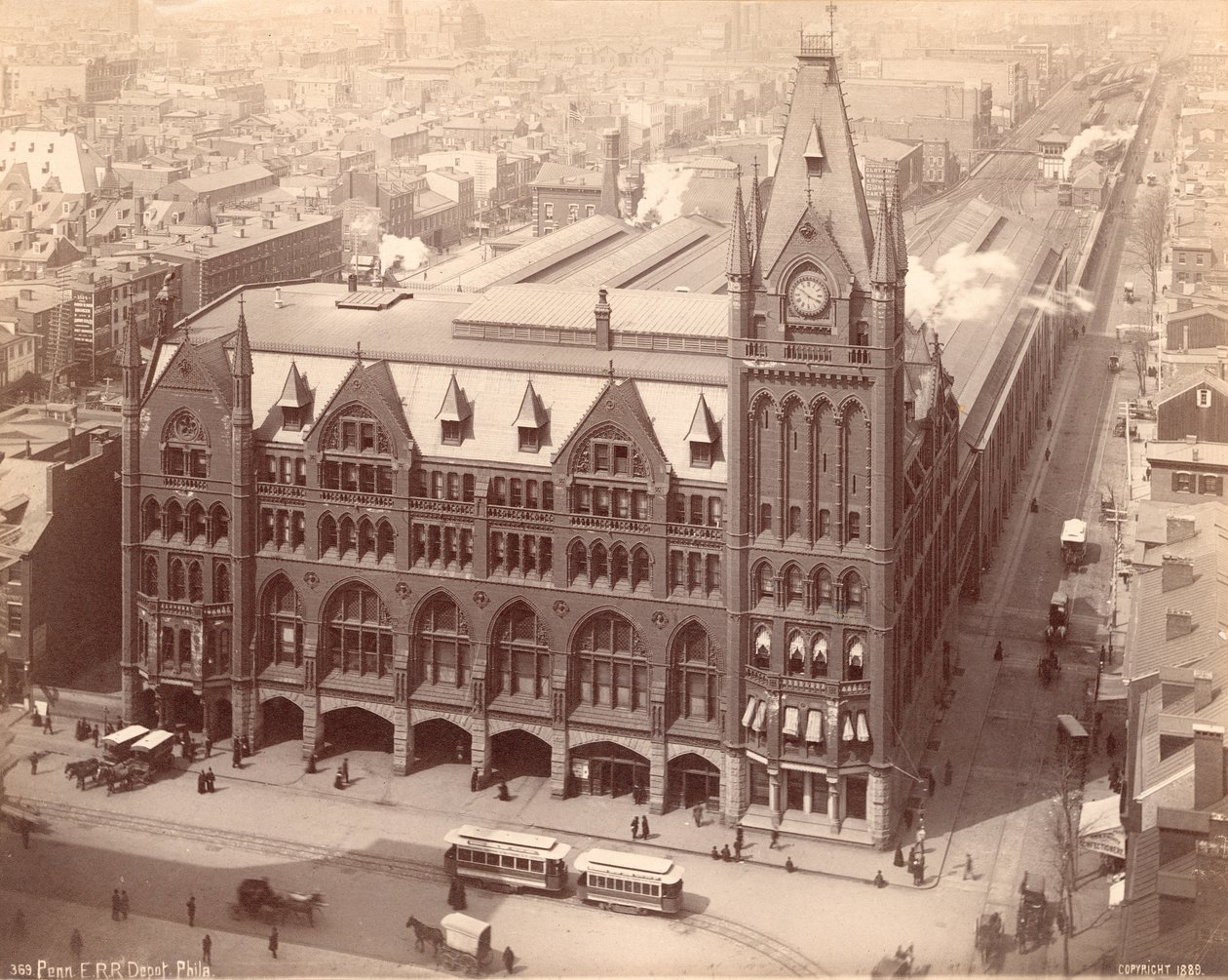 Pennsylvania Railroad Station, Market Street West vid Penn Square, 1889 (albumintryck) av American Photographer