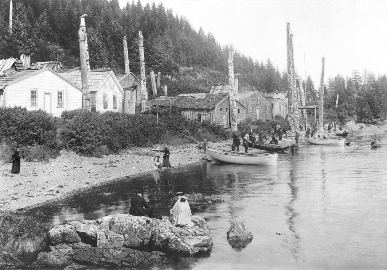 By i Alaska, ca 1900 av American Photographer