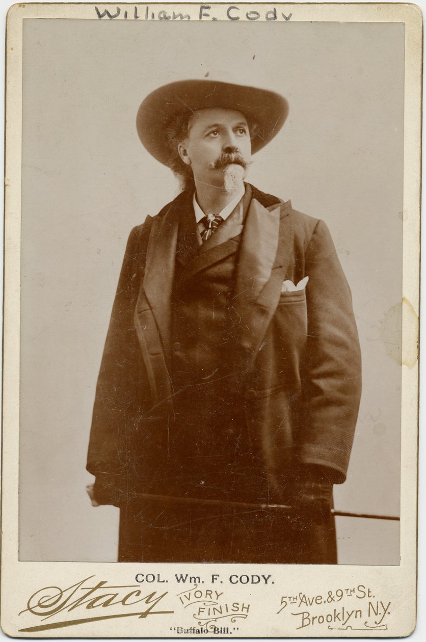 William Frederick Cody, Buffalo Bill (1846-1917), amerikansk soldat och artist, foto av Stacy, Brooklyn (albumfoto) av American Photographer