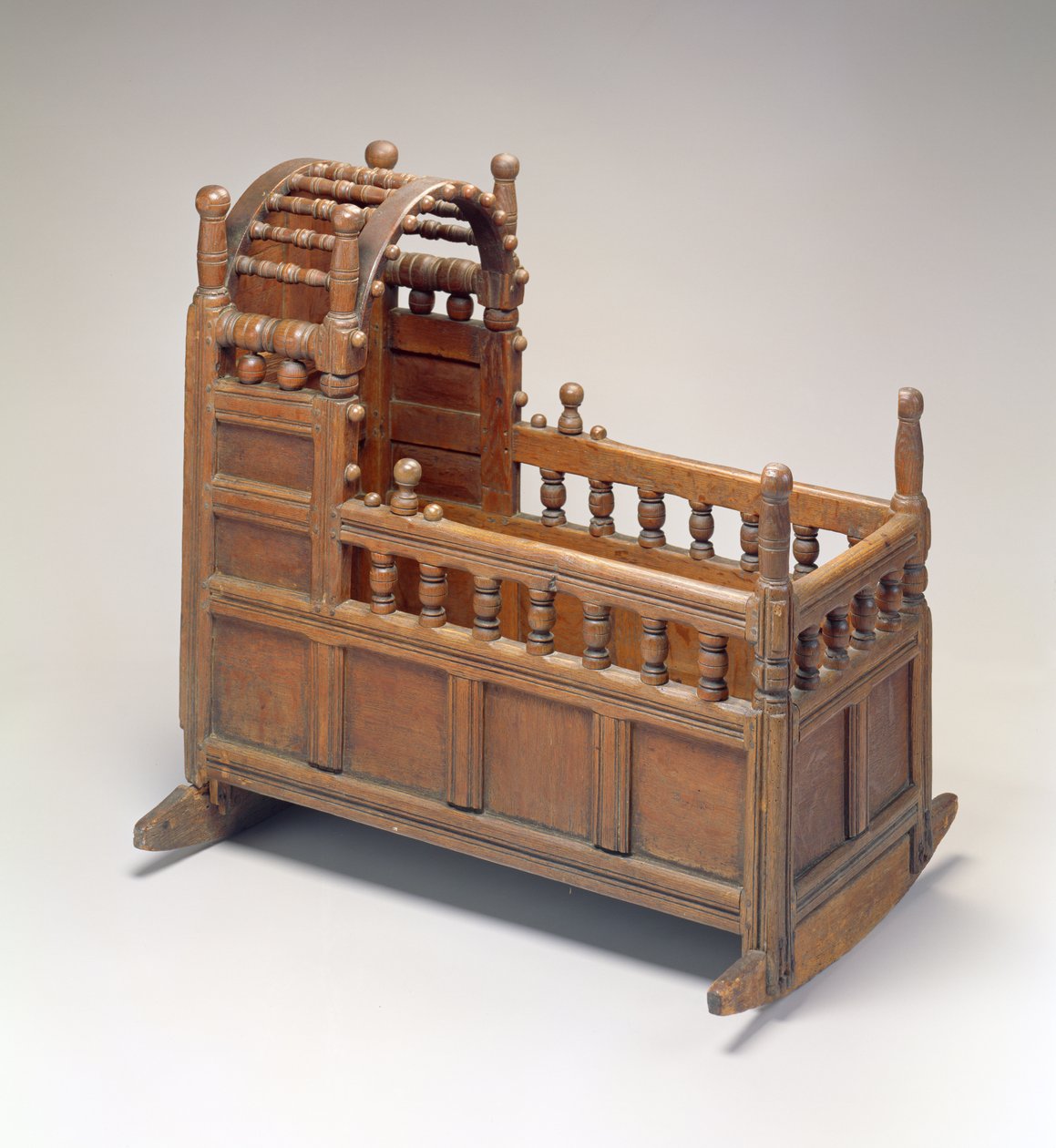 Cradle, från Barnstable eller Yarmouth, Massachusetts, 1665-85 (röd ek och vit tall) av American School