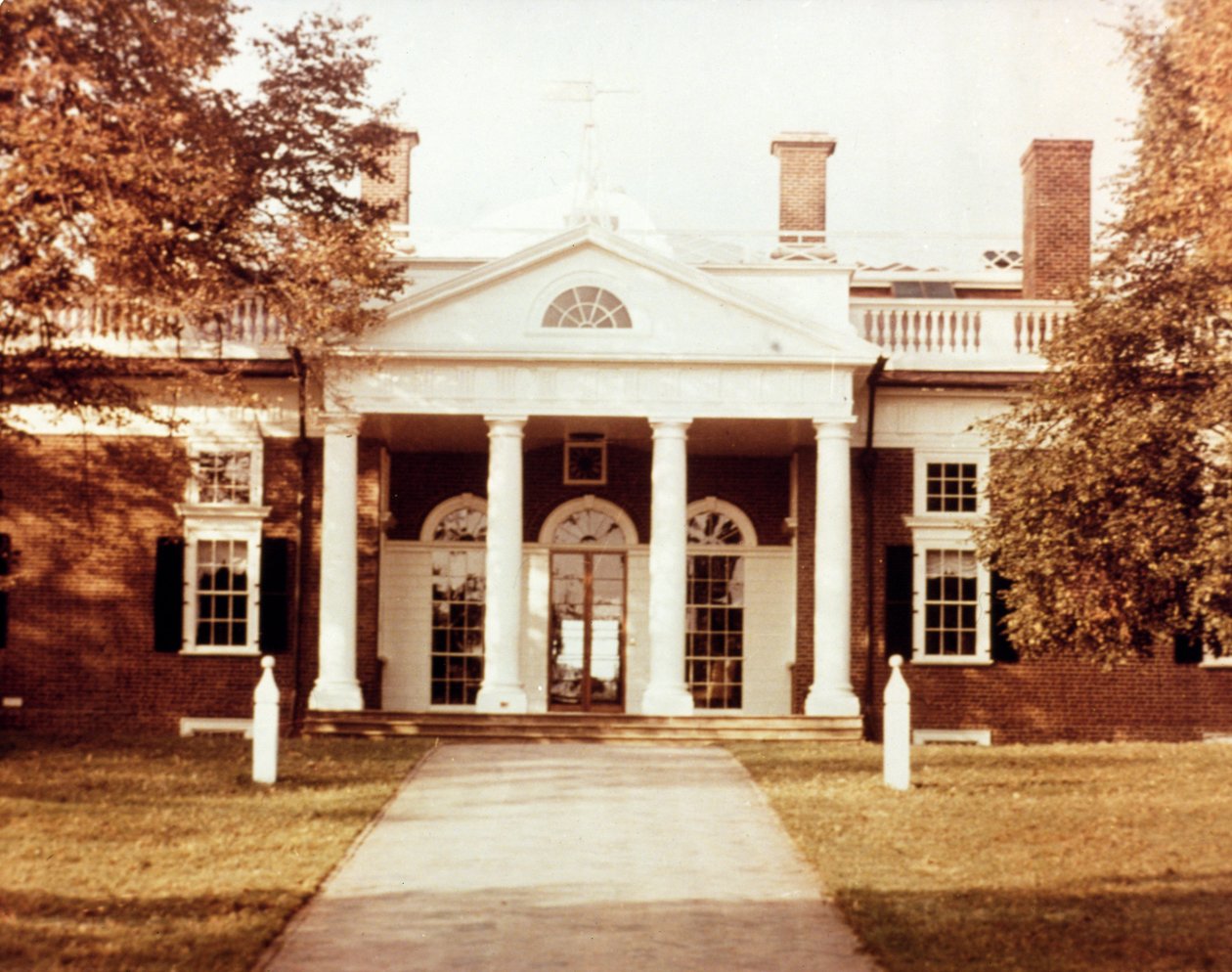 East Front of Monticello, hem för Thomas Jefferson (1743-1826), byggt 1772 av American School