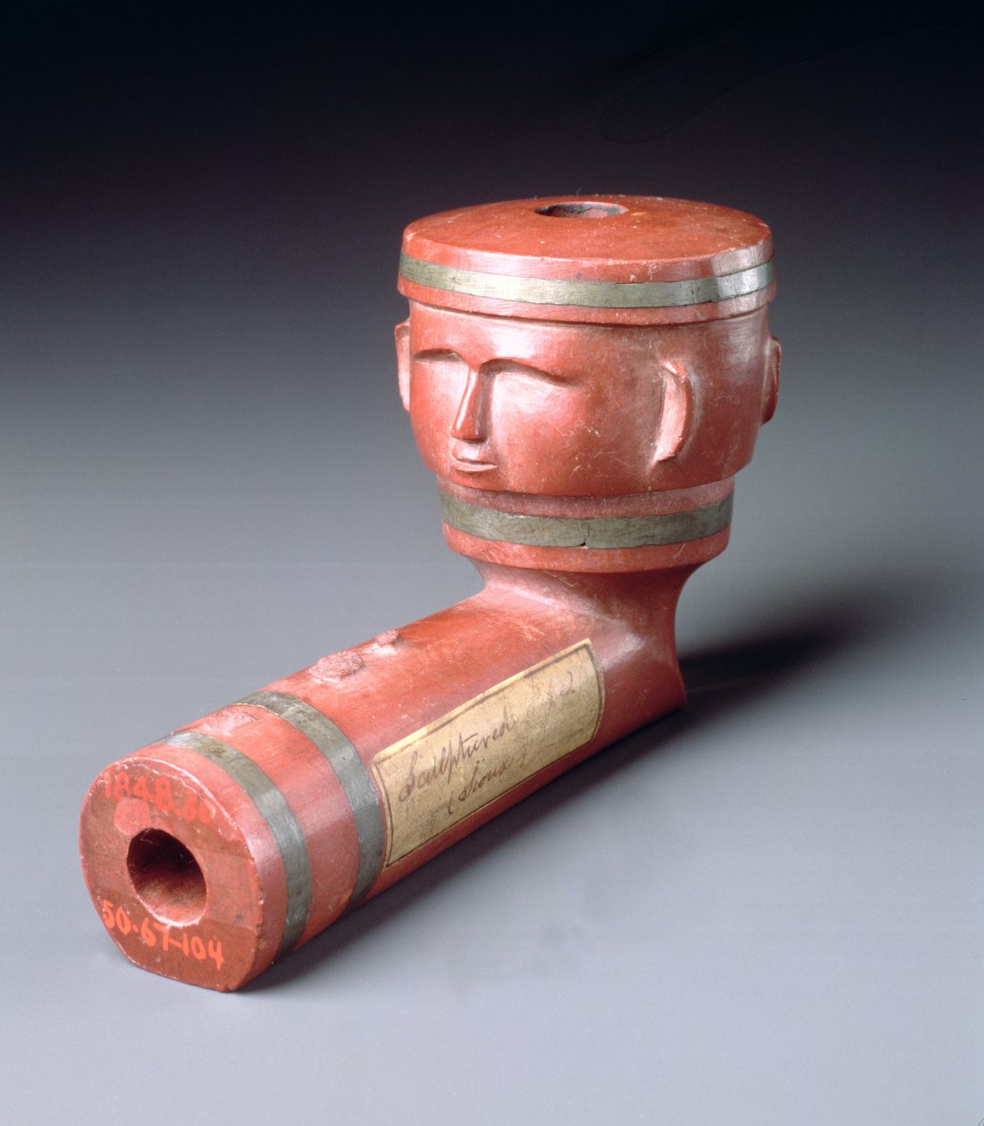 Inlayed Pipe Bowl with Two Faces, Sioux, Minnesota, 1801-33 (stealite & bly) av American School