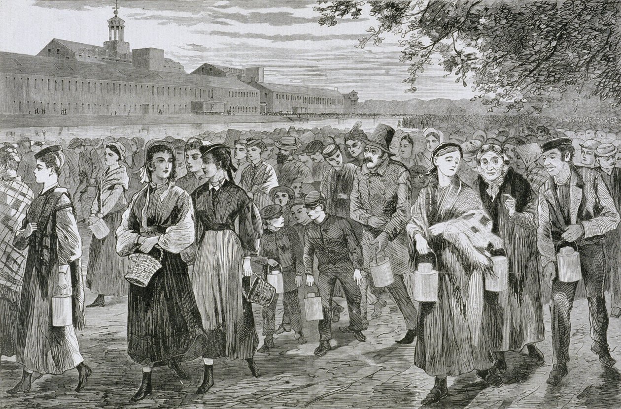 Män och kvinnor lämnar bruket efter jobbet, bärande mathinkar, 1868 av American School