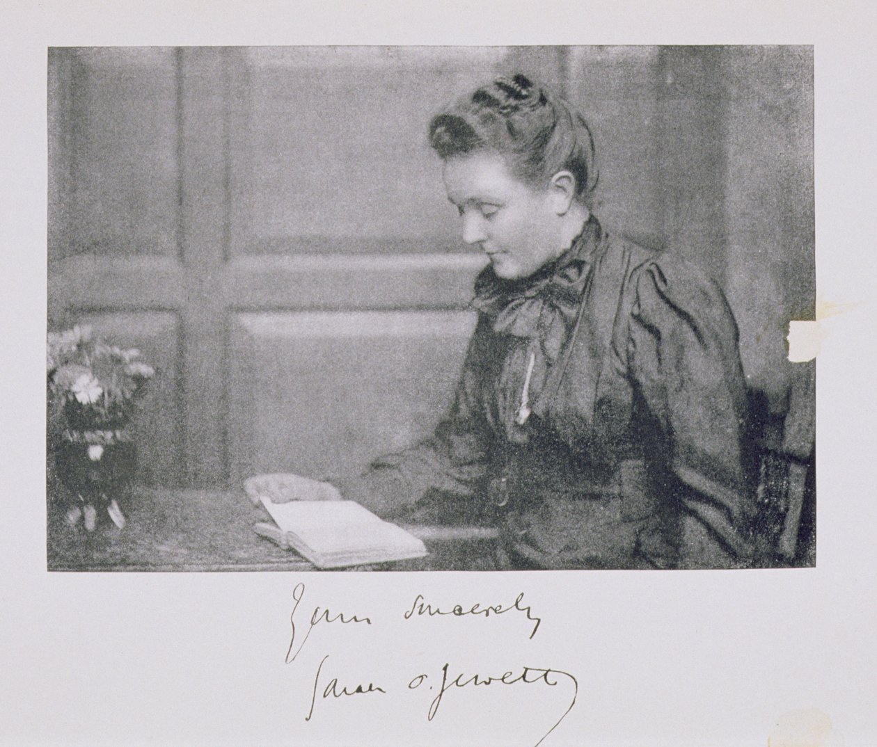 Portrait of Sarah Orne Jewett (1849-1909), c.1890  av American School