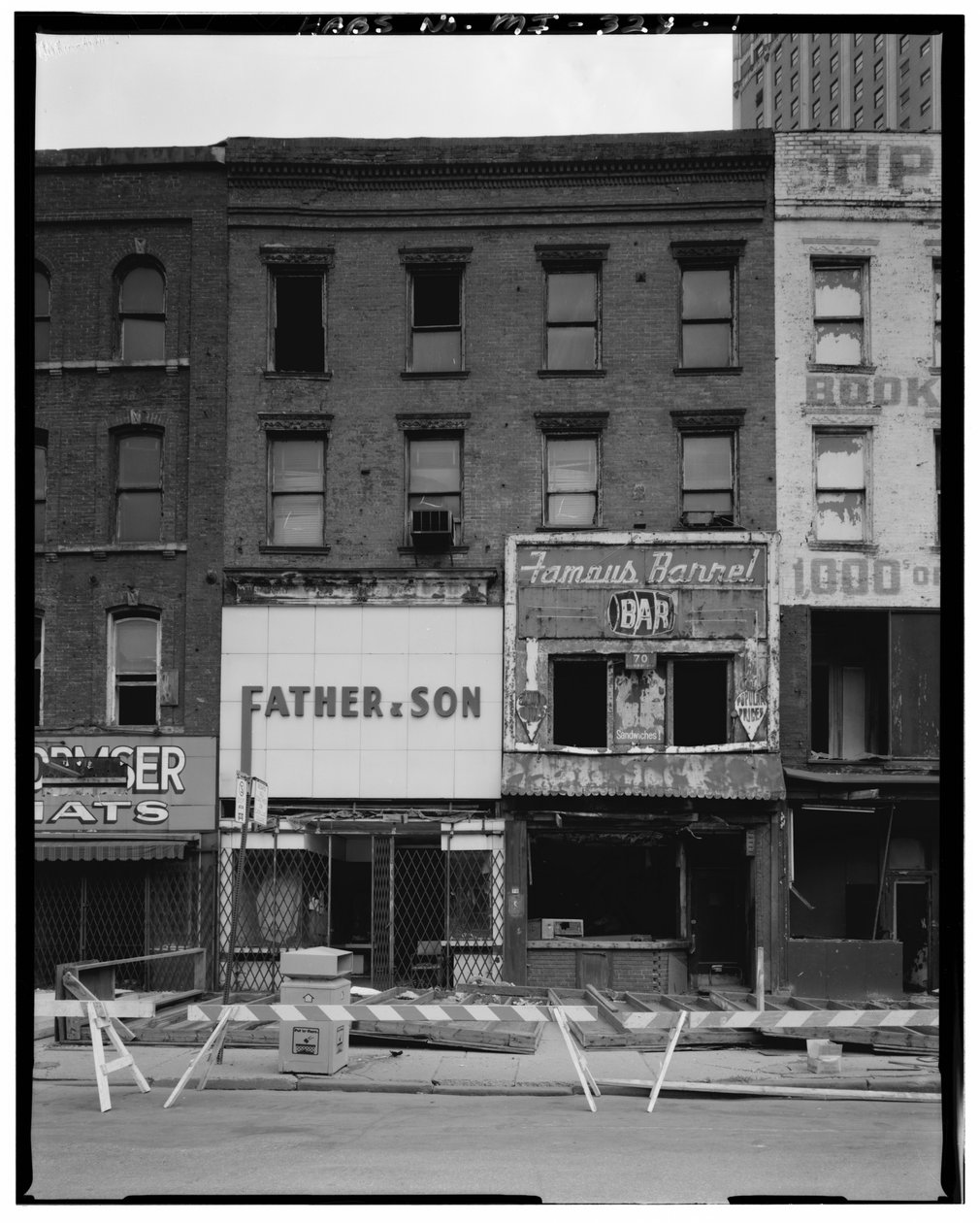 70-72 Monroe Avenue (kommersiell byggnad), Detroit, Michigan (s/v foto) av American Photographer