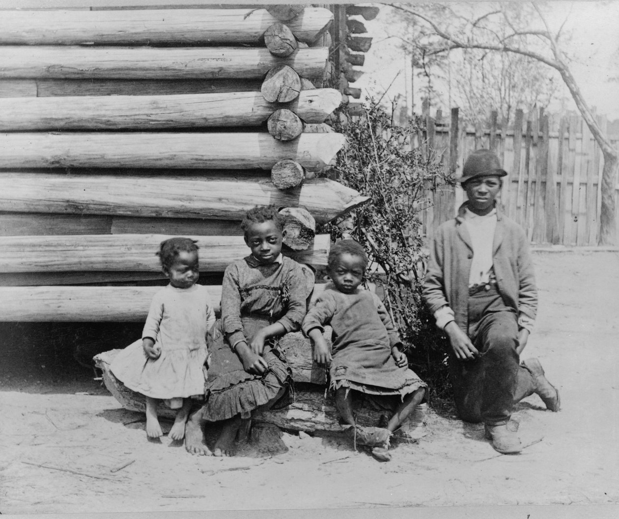 Afroamerikansk man med barn nära Thomasville, Georgia av American Photographer
