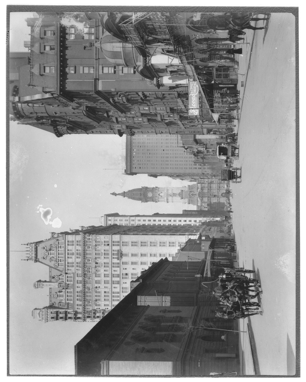 Broad Street North till City Hall, Philadelphia, ca 1900 av American Photographer