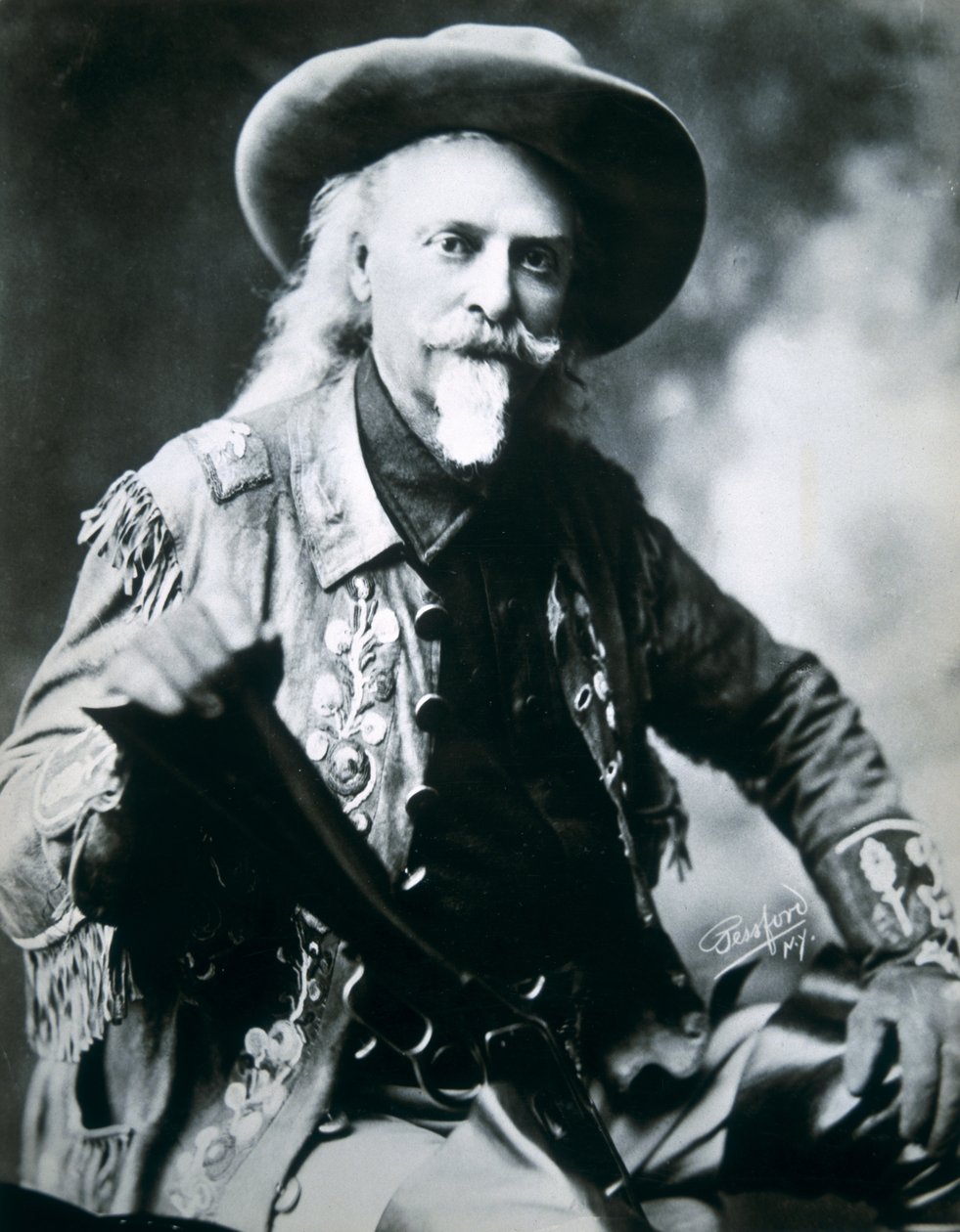Buffalo Bill (1846-1917) (s/v foto) av American Photographer