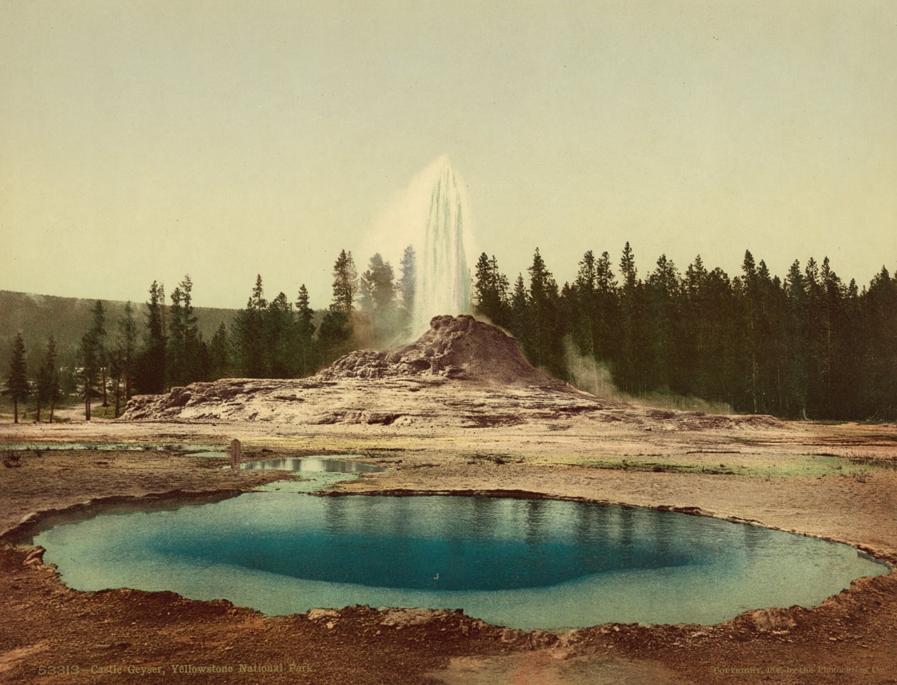 Castle Geyser, Yellowstone National Park, ca 1898 (fotokrom) av American Photographer