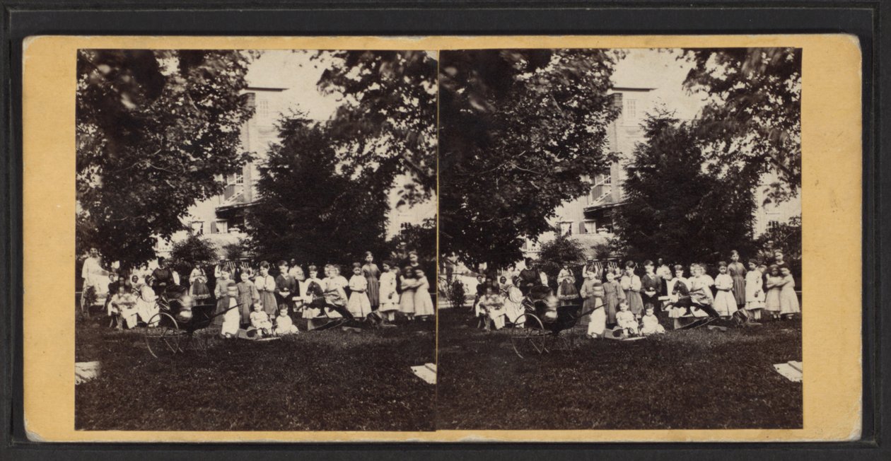 Barn och lekplats, Oneida Community, New York State, ca 1870 (s/v foto) av American Photographer