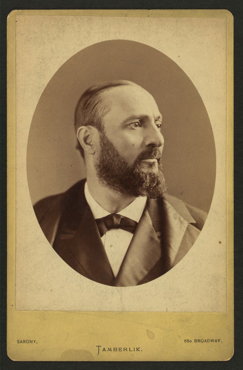Enrico Tambelrlik (s/v foto) av American Photographer