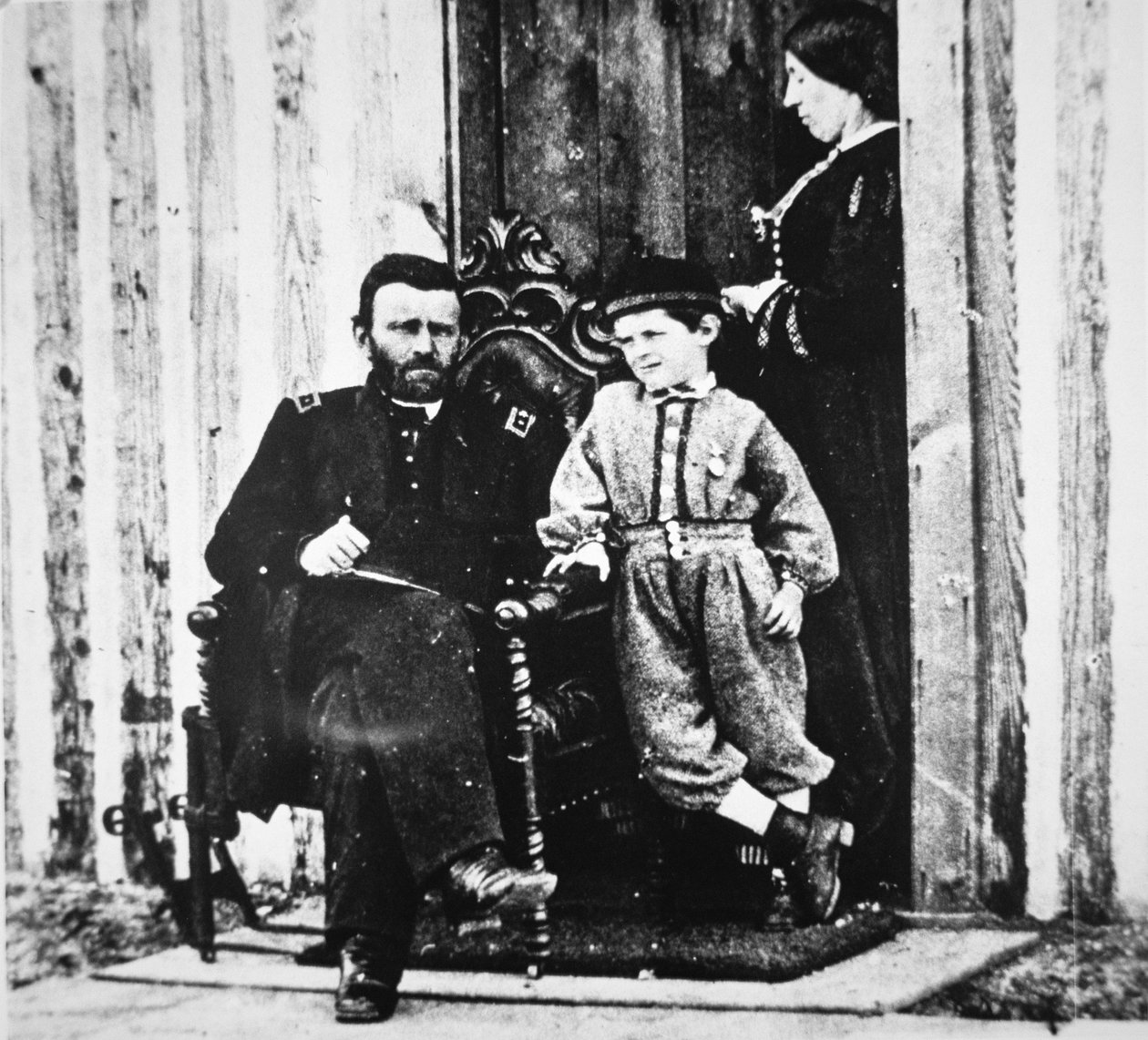 General Grant med sin fru Julia Dent och deras son Frederick Dent Grant, på City Point (s/v foto) av American Photographer