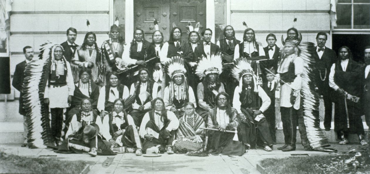 Indisk delegation av Sioux-ledare i Washington D.C. för att protestera mot kränkningen av Fort Laramie-fördraget från 1868 av American Photographer