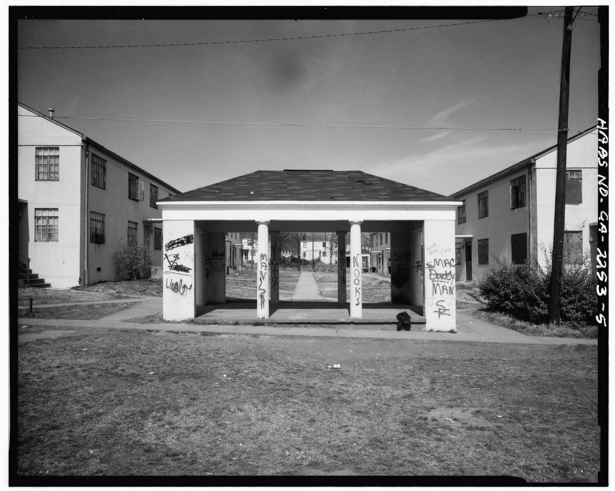 John Hope Homes (Public Housing), Bounded by Larkin, Dora, Spelman Streets & Lane, Atlanta, Fulton County, GA (s/v foto) av American Photographer