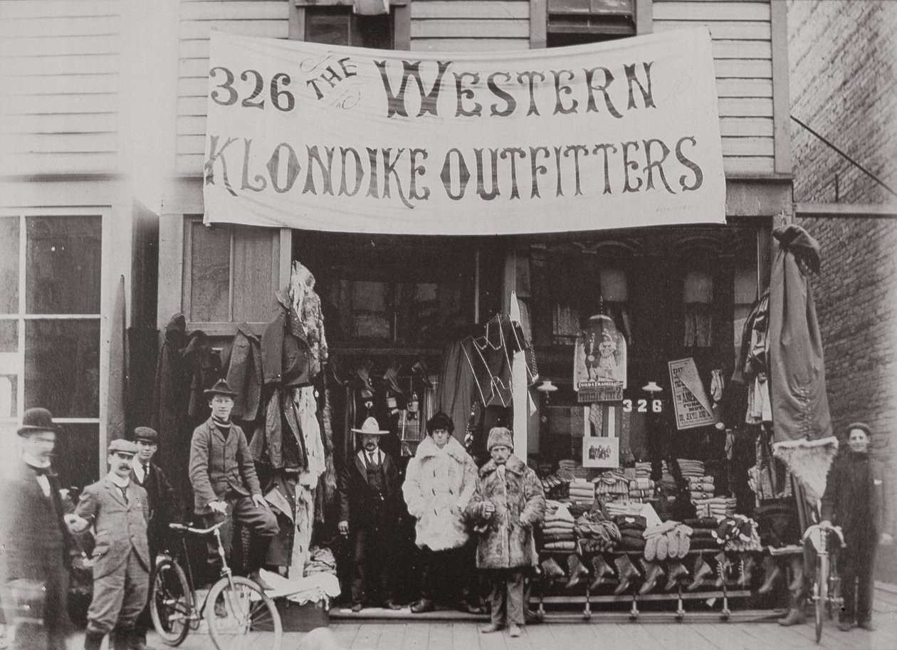 Klondike Outfitters butik, Cordova Street, Vancouver 1897 (s/v foto) av American Photographer
